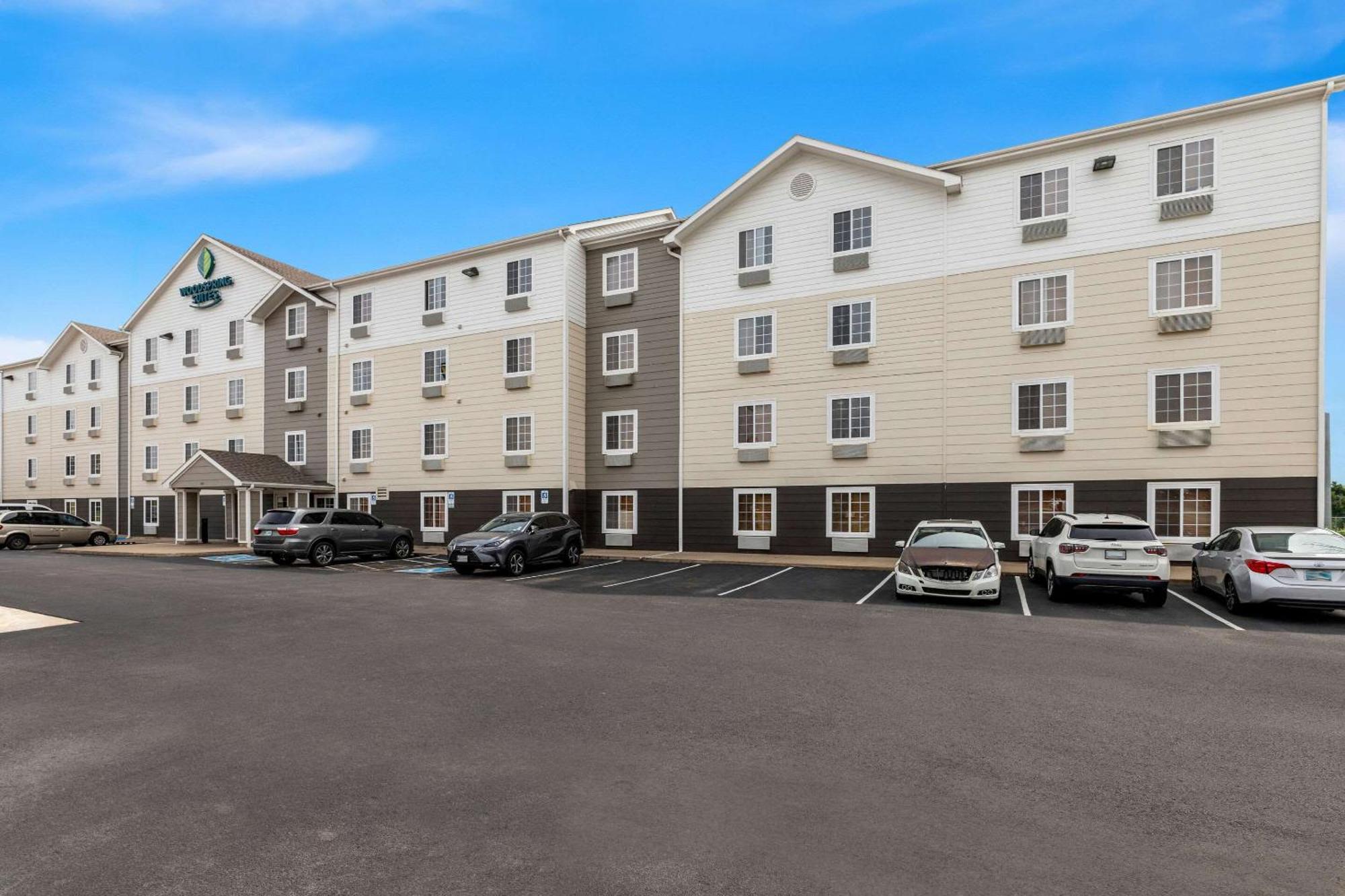 Woodspring Suites Tulsa Exterior photo