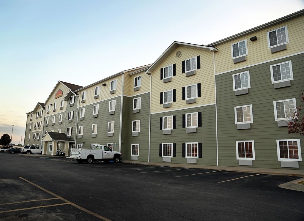 Woodspring Suites Tulsa Exterior photo