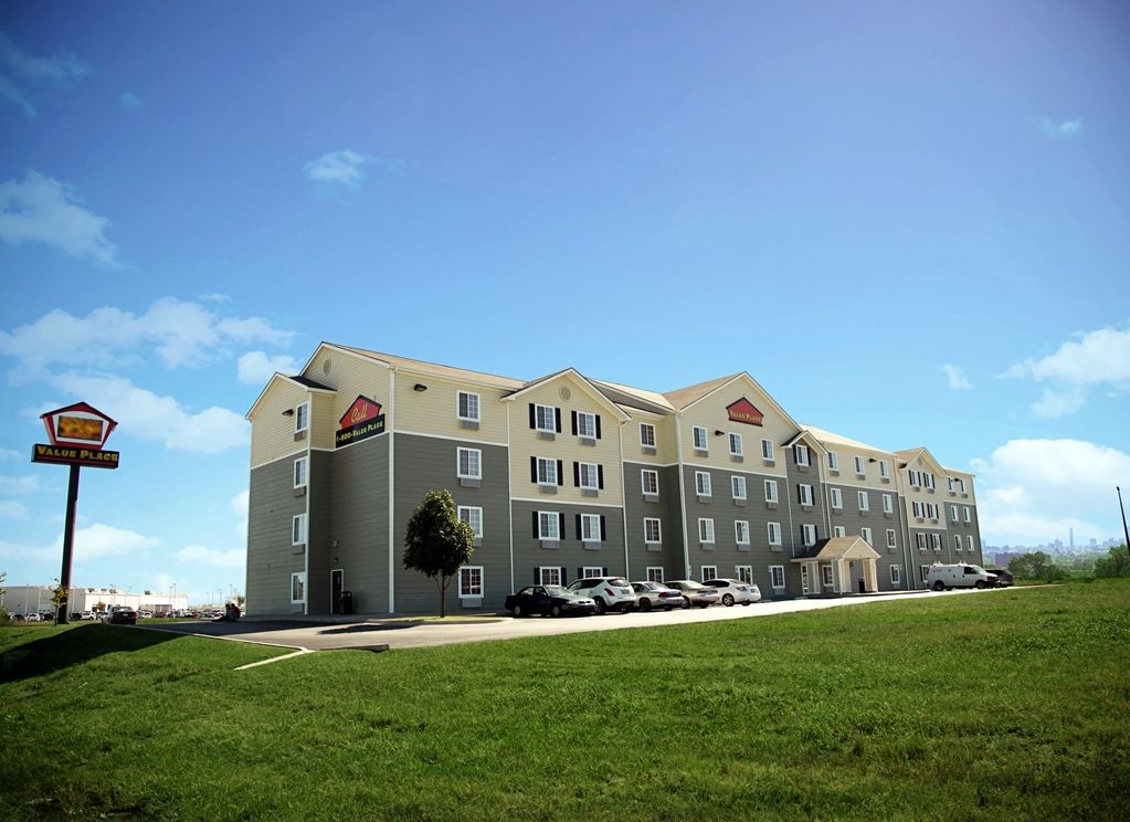 Woodspring Suites Tulsa Exterior photo