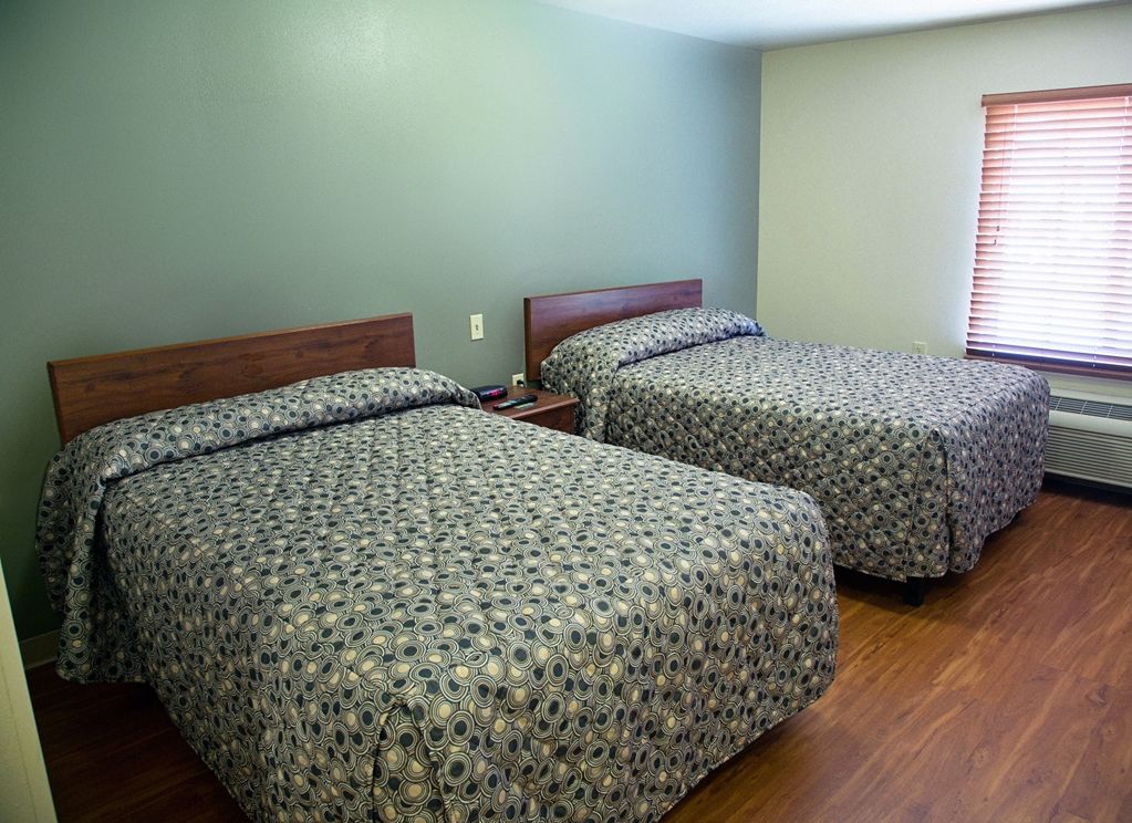 Woodspring Suites Tulsa Room photo