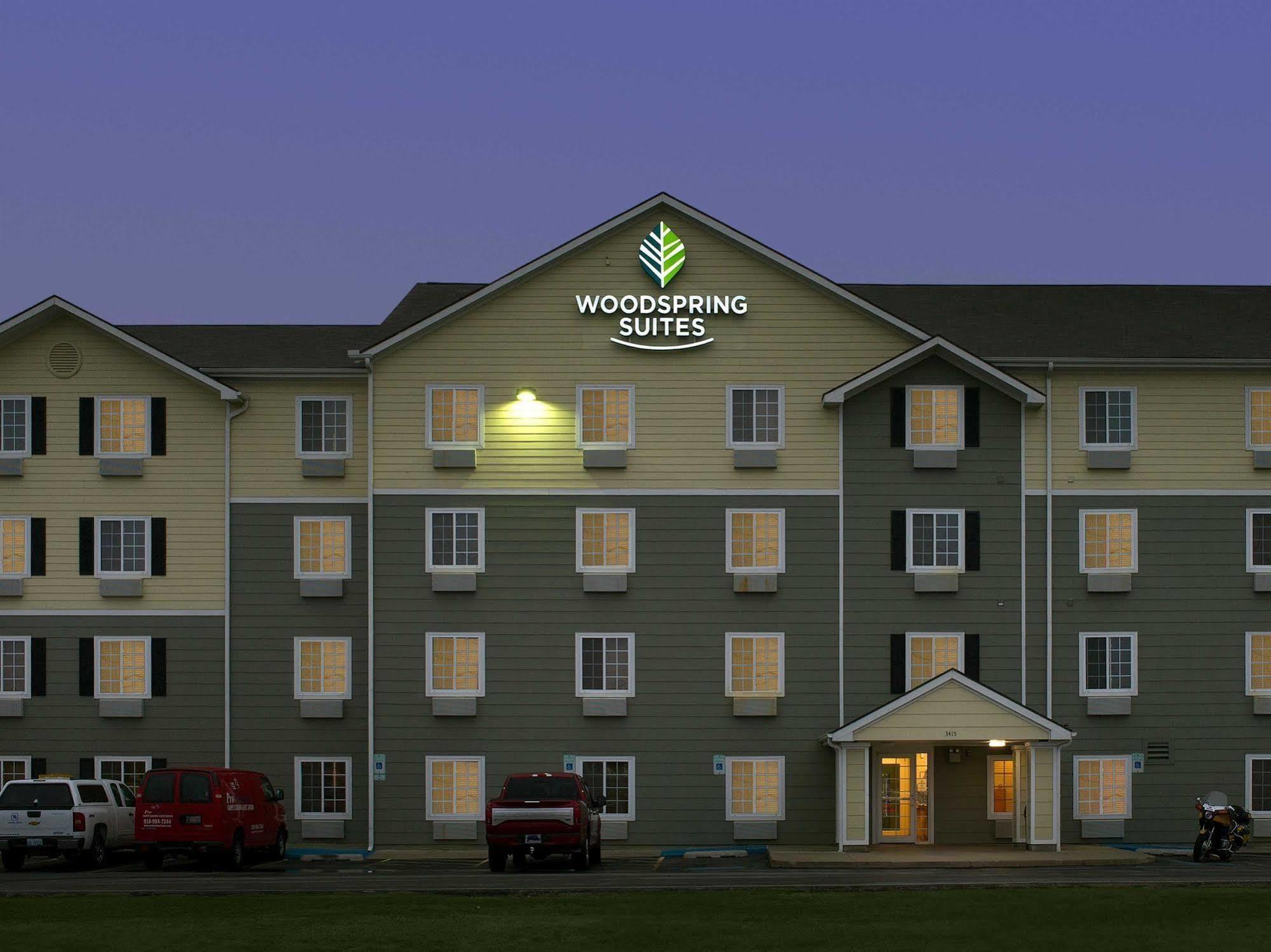 Woodspring Suites Tulsa Exterior photo